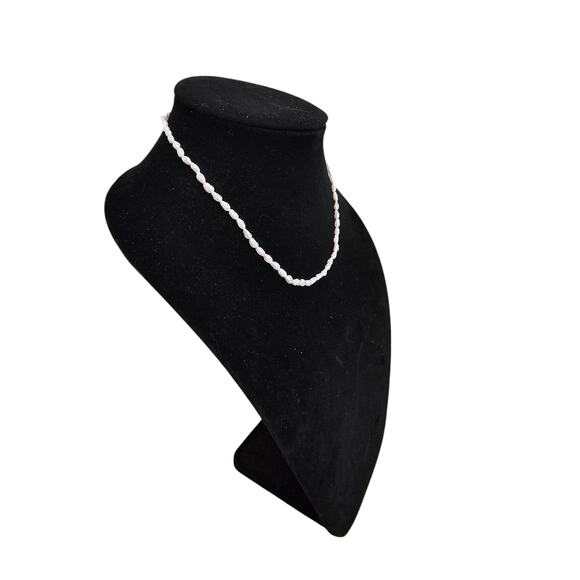 Vintage Y2K Single Strand Rice Pearl Necklace w/ Cream Pearls - Picture 2 of 4